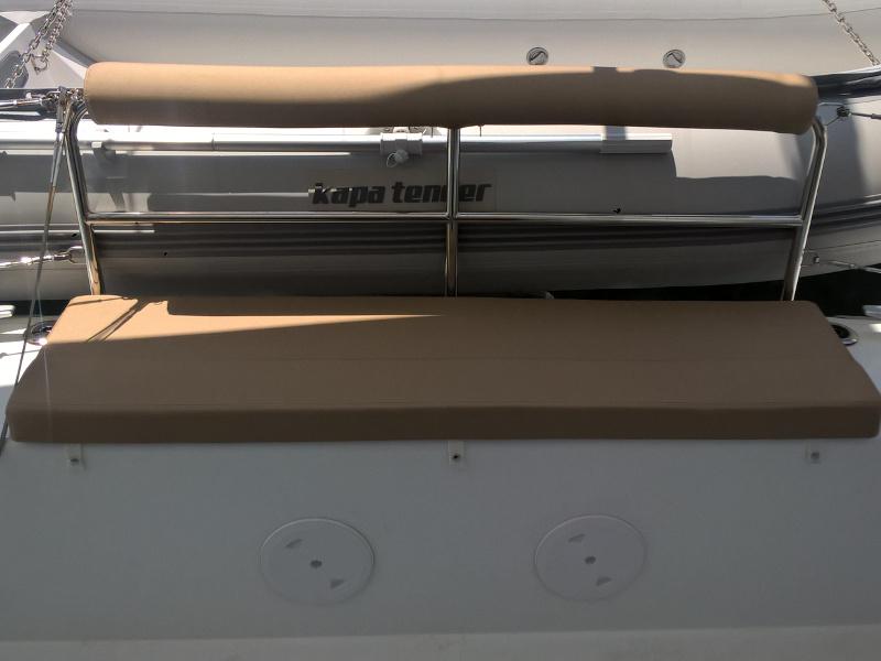 Book yachts online - catamaran - Lagoon 42 - Aeolian Breeze - rent