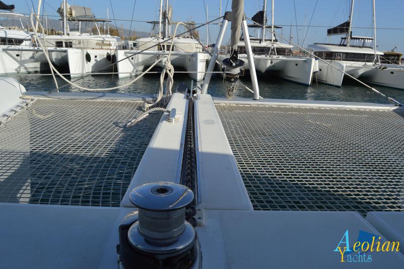 Book yachts online - catamaran - Lagoon 42 - Aeolian Spirit - rent