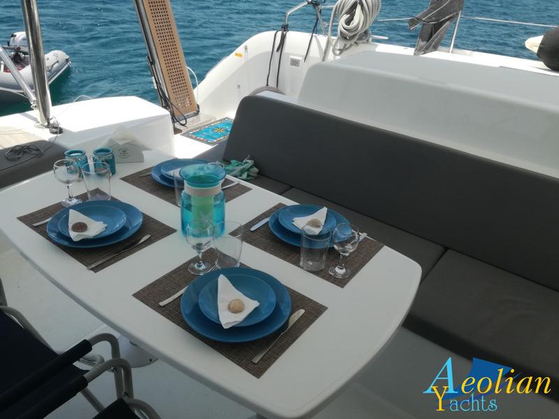 Book yachts online - catamaran - Lagoon 50 - Aeolian Myth - rent