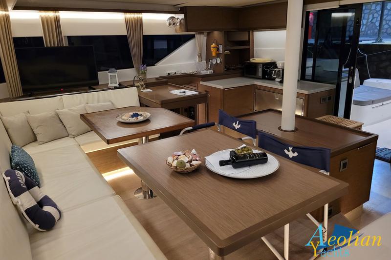 Book yachts online - catamaran - Lagoon 50 - Aeolian Myth - rent