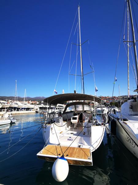 Book yachts online - sailboat - Bavaria Cruiser 37 - Maci - rent