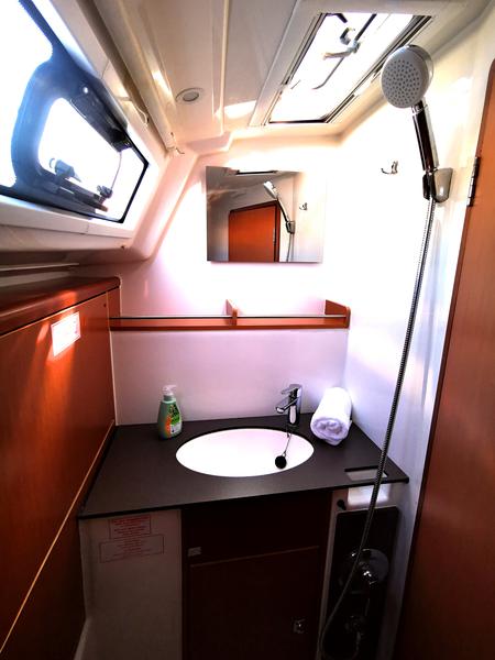 Book yachts online - sailboat - Bavaria Cruiser 37 - Maci - rent