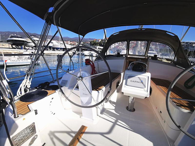 Book yachts online - sailboat - Bavaria Cruiser 37 - Maci - rent