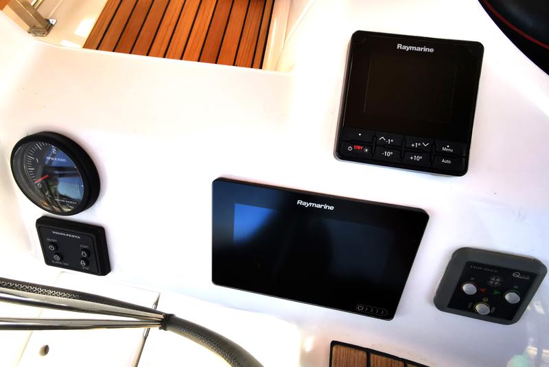 Book yachts online - sailboat - Dufour 460 - Mega  - rent