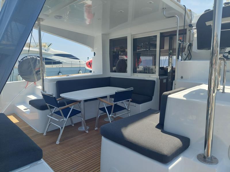 Book yachts online - catamaran - Lagoon 40 - Paco - rent
