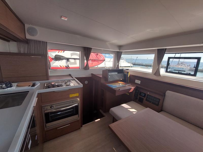 Book yachts online - catamaran - Lagoon 40 - Paco - rent