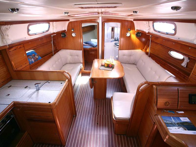 Book yachts online - sailboat - Bavaria 37 C - andrelli - rent