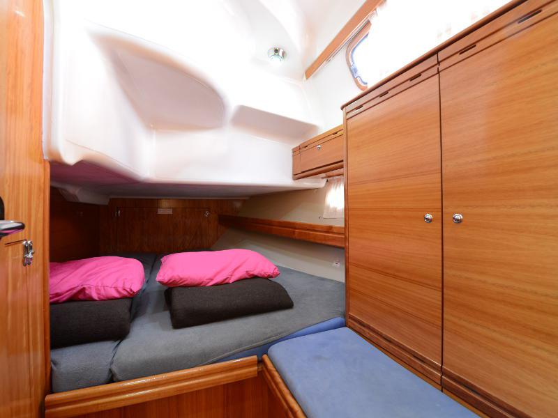 Book yachts online - sailboat - Bavaria 39 Cruiser - Fortuna - rent