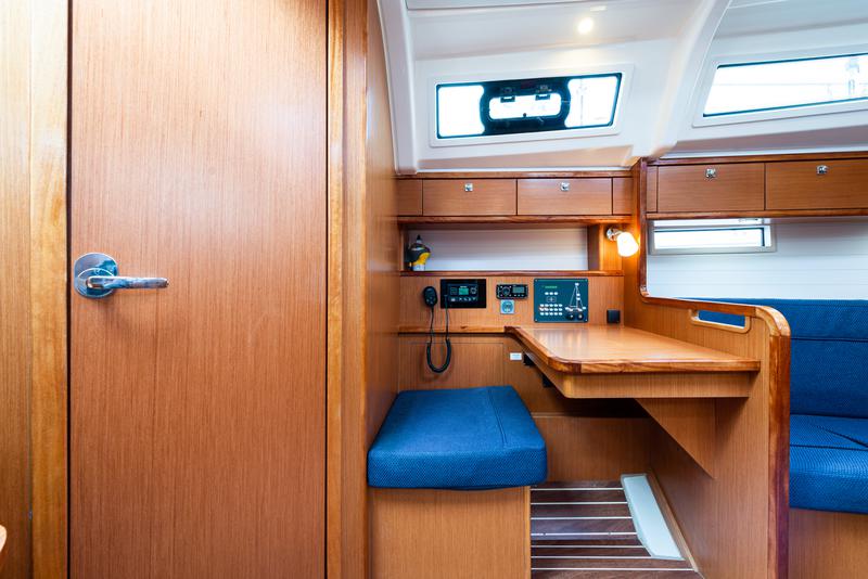 Book yachts online - sailboat - Bavaria 37 - Chnoudalo - rent
