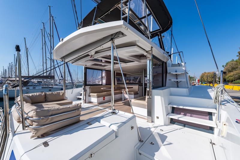 Book yachts online - catamaran - Bali 4.3 - Alba - rent