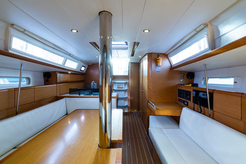 Book yachts online - sailboat - Jeanneau Sun Odyssey 379 - Amor Fati - rent