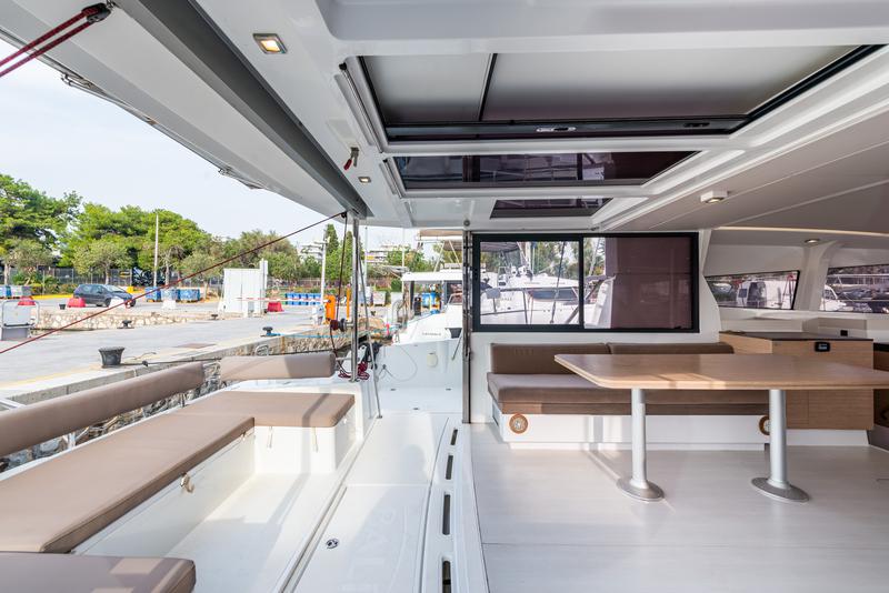 Book yachts online - catamaran - Bali 4.3 - Gatto Nero - rent