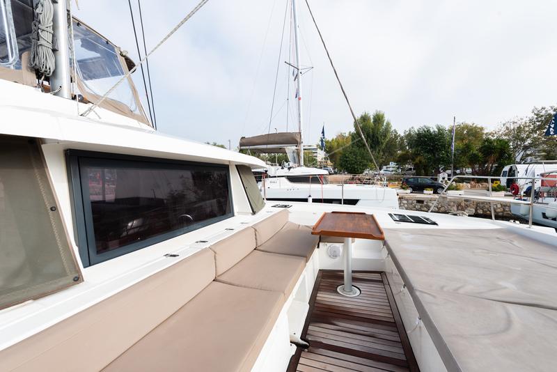 Book yachts online - catamaran - Bali 4.3 - Gatto Nero - rent