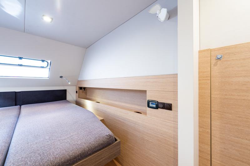 Book yachts online - catamaran - Bali 4.3 - Gatto Nero - rent