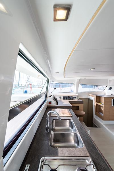 Book yachts online - catamaran - Bali 4.3 - Gatto Nero - rent