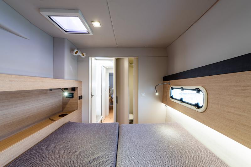 Book yachts online - catamaran - Bali 4.3 - Gatto Nero - rent