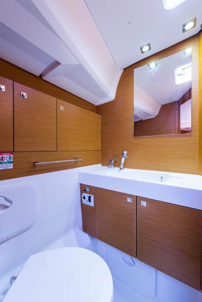 Book yachts online - sailboat - Jeanneau Sun Odyssey 469 - Vega - rent