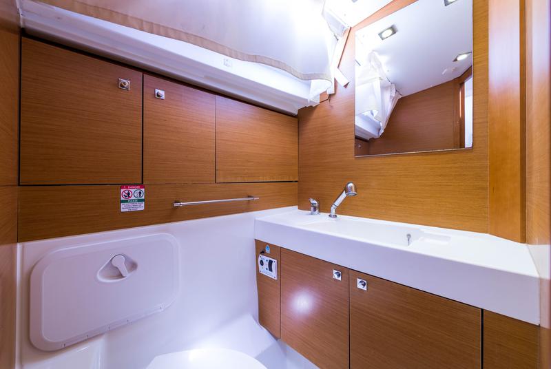 Book yachts online - sailboat - Jeanneau Sun Odyssey 469 - Vega - rent