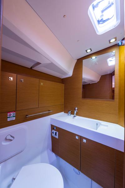 Book yachts online - sailboat - Jeanneau Sun Odyssey 469 - Vega - rent