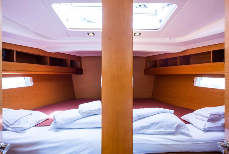 Book yachts online - sailboat - Jeanneau Sun Odyssey 469 - Vega - rent