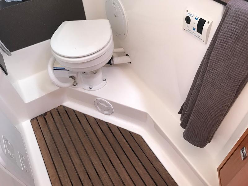Book yachts online - sailboat - Bavaria 33 Cruiser - Brizo - rent