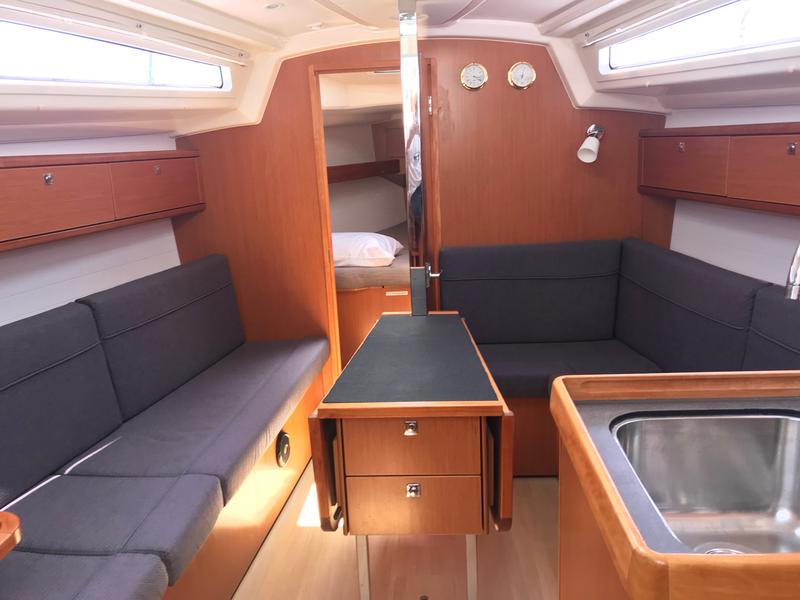 Book yachts online - sailboat - Bavaria 33 Cruiser - Brizo - rent