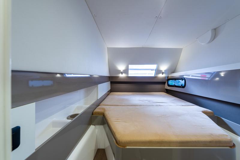 Book yachts online - catamaran - Bali 4.1 - Ramon - rent