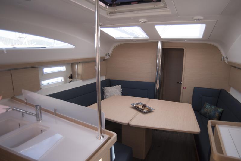 Book yachts online - sailboat - Elan 45 Impression - Helen - rent
