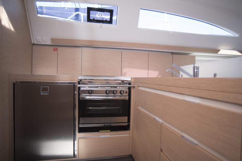 Book yachts online - sailboat - Elan 45 Impression - Helen - rent