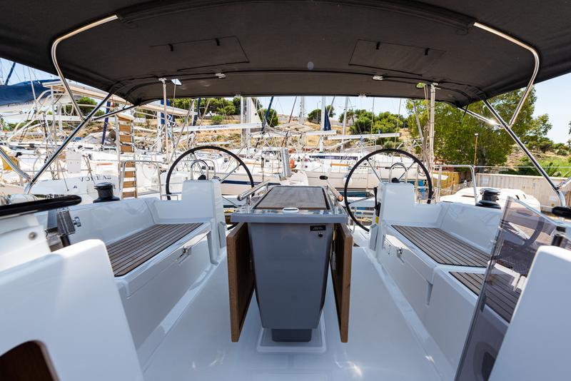 Book yachts online - sailboat - Oceanis 41.1 - Argyroula - rent