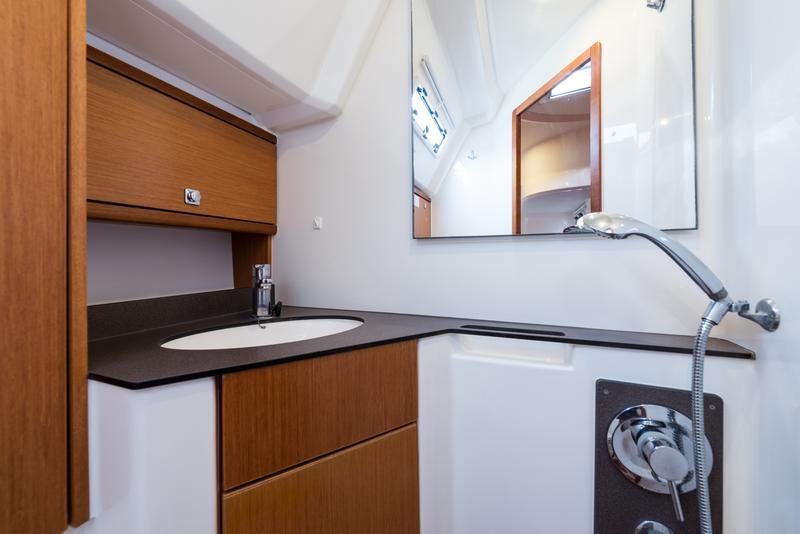 Book yachts online - sailboat - Bavaria Cruiser 46 - Morning Star - rent
