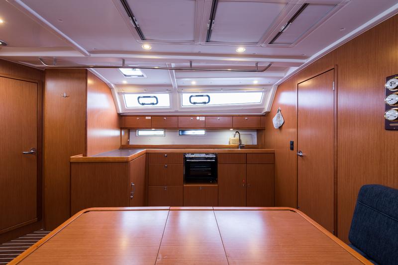 Book yachts online - sailboat - Bavaria Cruiser 46 - Morning Star - rent