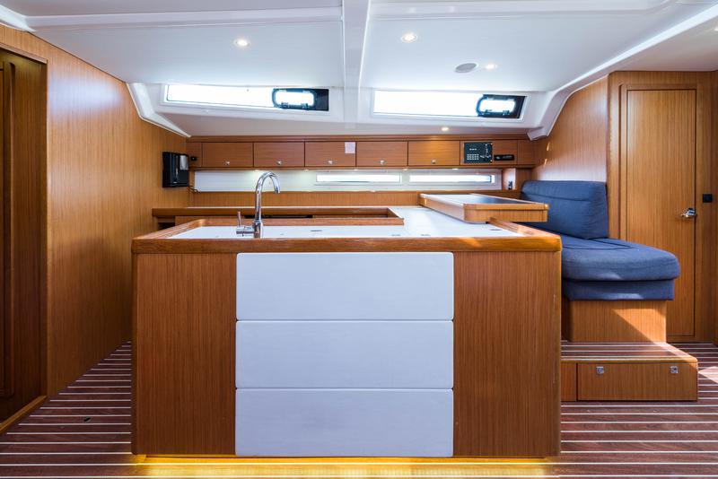 Book yachts online - sailboat - Bavaria Cruiser 56 - Breathless - rent
