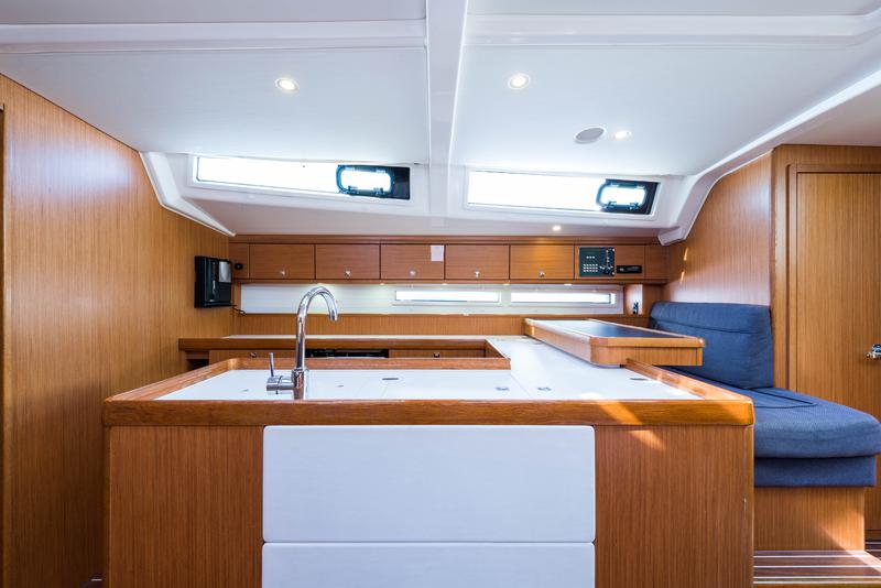 Book yachts online - sailboat - Bavaria Cruiser 56 - Breathless - rent