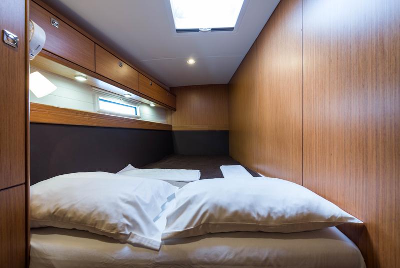 Book yachts online - sailboat - Bavaria Cruiser 56 - Breathless - rent
