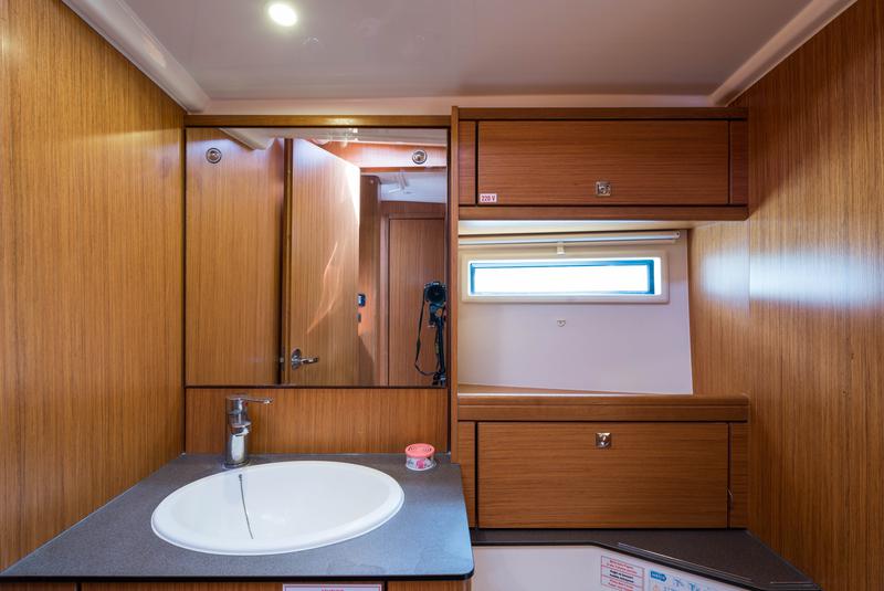 Book yachts online - sailboat - Bavaria Cruiser 56 - Breathless - rent