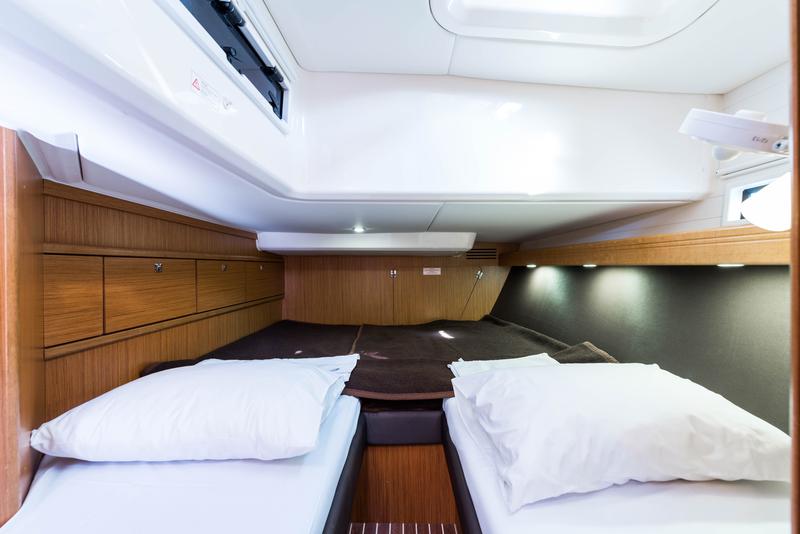 Book yachts online - sailboat - Bavaria Cruiser 56 - Breathless - rent