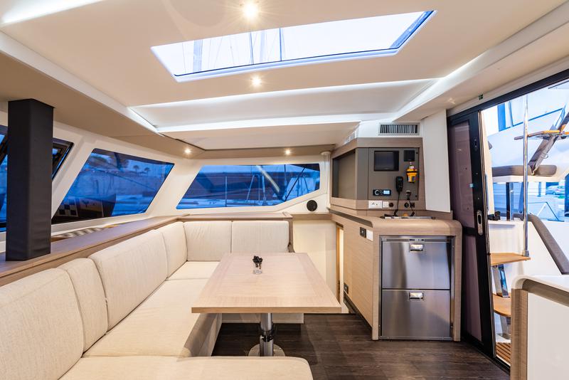 Book yachts online - catamaran - Isla 40 - Rih - rent