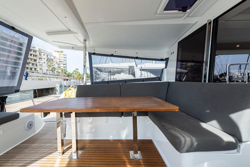 Book yachts online - catamaran - Isla 40 - Rih - rent