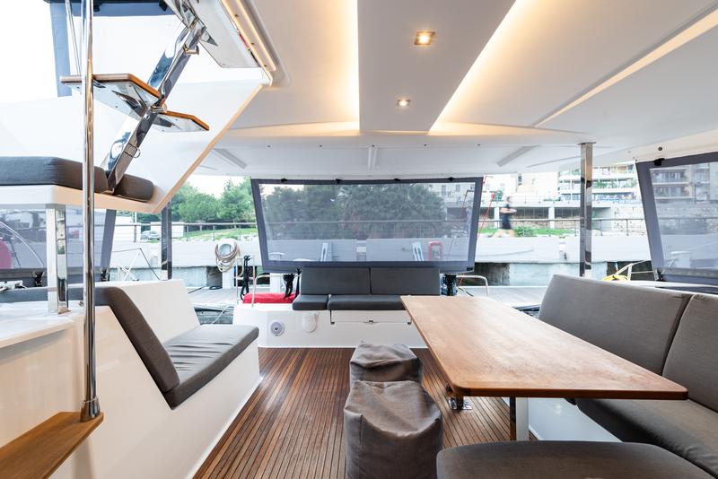 Book yachts online - catamaran - Isla 40 - Rih - rent