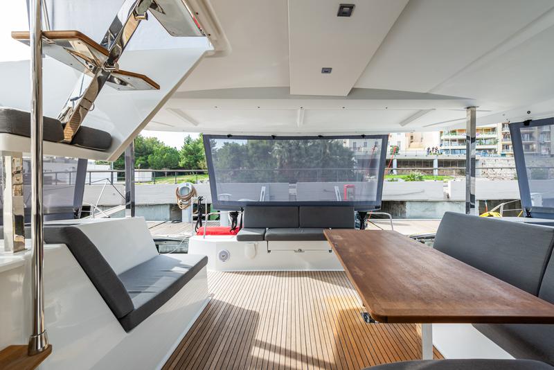 Book yachts online - catamaran - Isla 40 - Rih - rent
