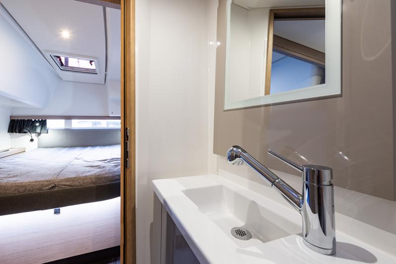 Book yachts online - catamaran - Isla 40 - Rih - rent