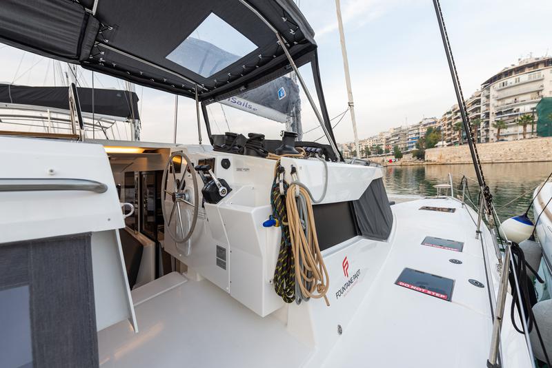 Book yachts online - catamaran - Isla 40 - Rih - rent
