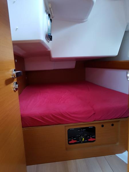 Book yachts online - sailboat - Sun Odyssey 519 5+1cab. - My Perseus - rent