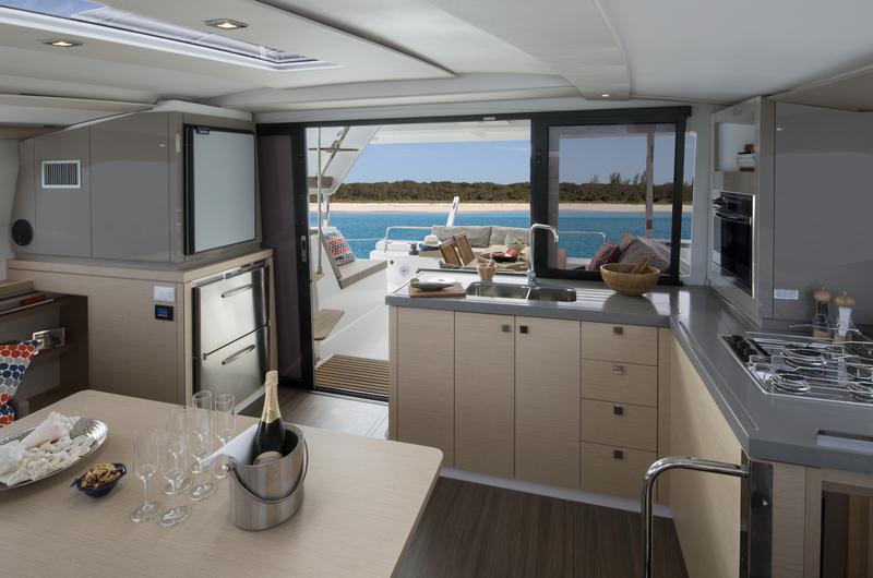 Book yachts online - catamaran - Lucia 40 (4cab./4 hds) - Lucia's Dream - rent