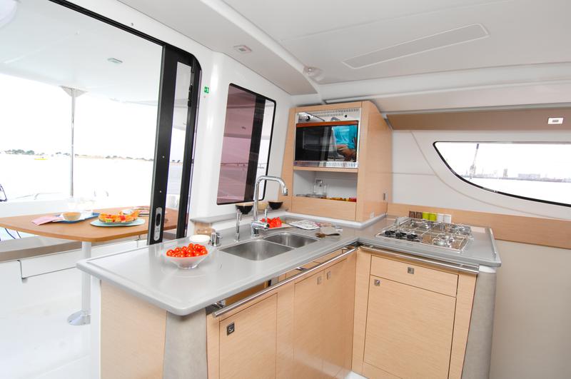 Book yachts online - catamaran - Lipari 41 (4 dbl, 2sgl) - Marisol - rent