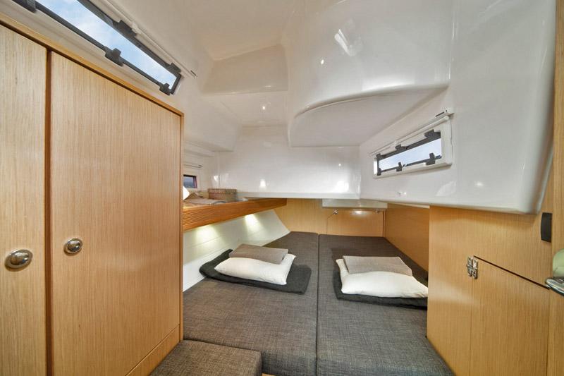 Book yachts online - sailboat - Bavaria 40 Cruiser S - CHASQUI - rent