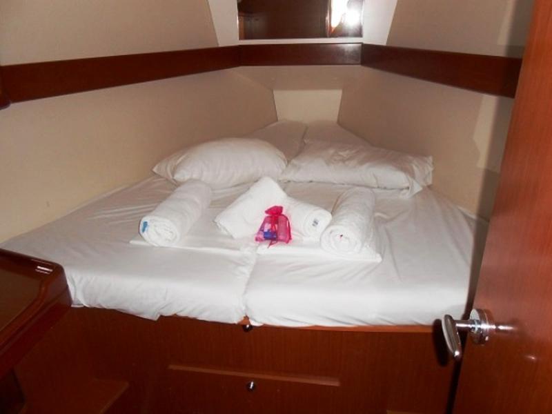Book yachts online - sailboat - Oceanis 37 - Tamelos - rent
