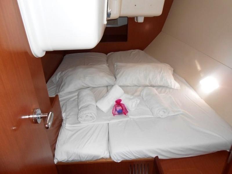 Book yachts online - sailboat - Oceanis 37 - Tamelos - rent