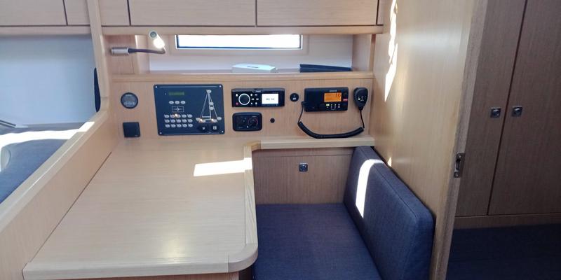 Book yachts online - sailboat - Bavaria Cruiser 41 Style - Umi Maru - rent